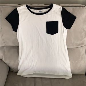 Short sleeved tee with pocket